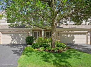7653 Creek Side Ln, La Grange, IL