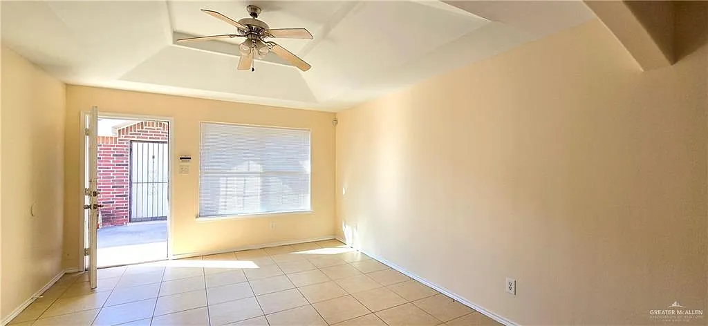 2 bed, 2.0 bath, 3808 sqft, $780 — Photo 2