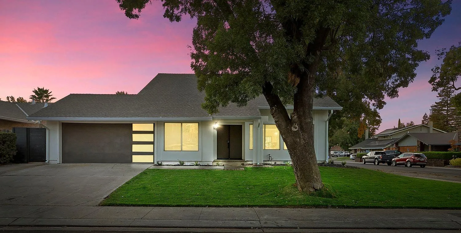 3621 Camino Real photo 1