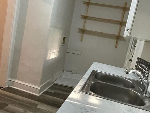 2nd image of 746-748 Augusta Pl SE