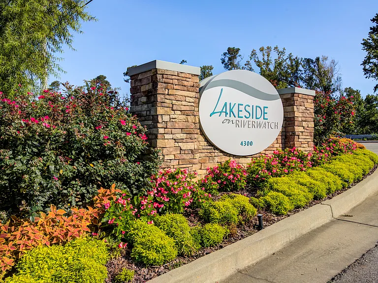 Lakeside on Riverwatch — Photo 30