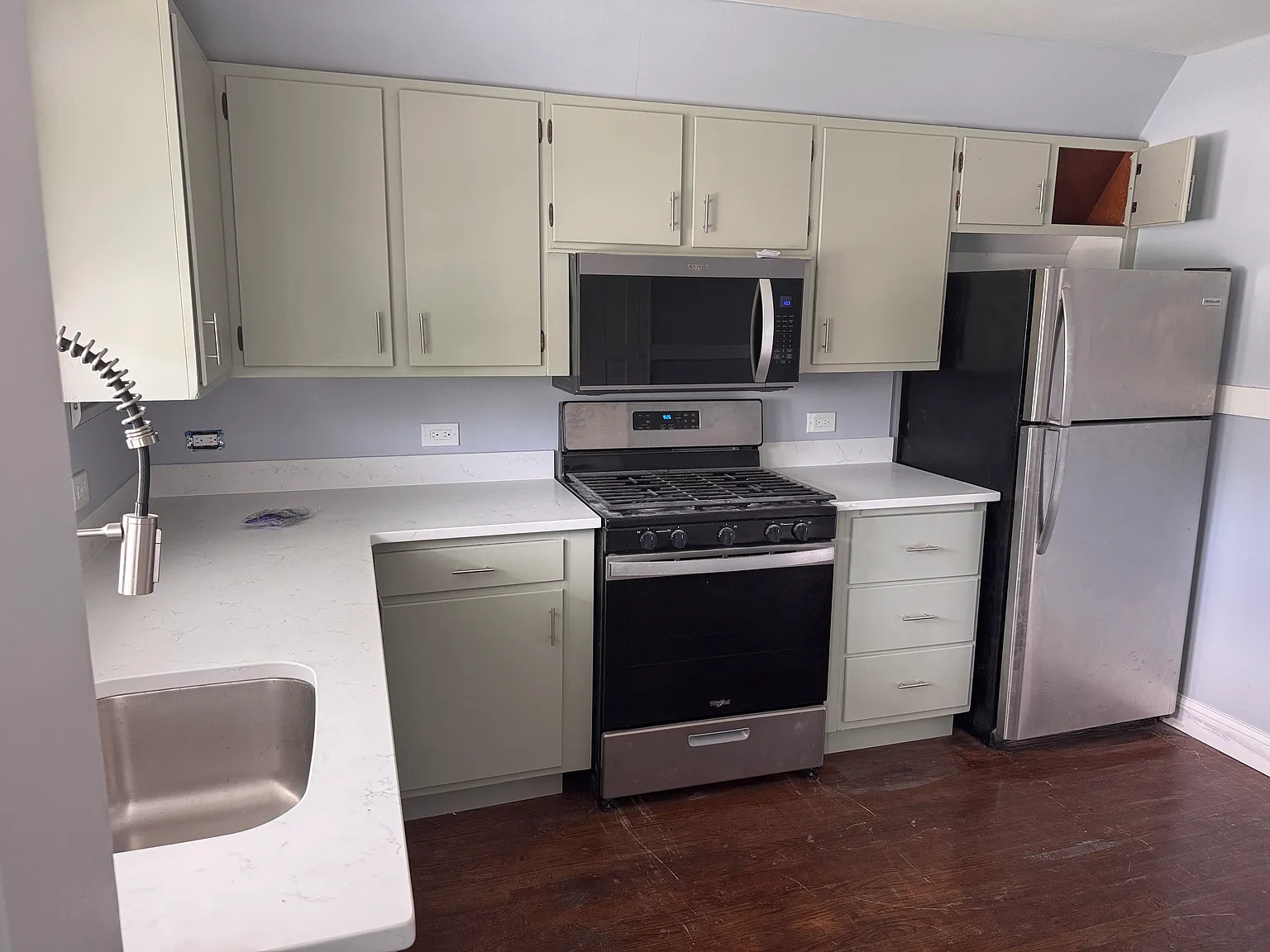 2 bed, 1177 sqft, $4,300 — Photo 3