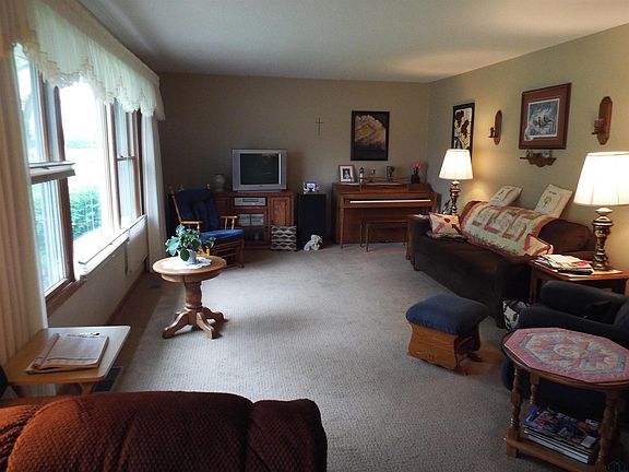 4th image of 815 11th Ave