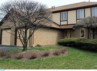 1604 Six Point Ct, Worthington, OH 43085