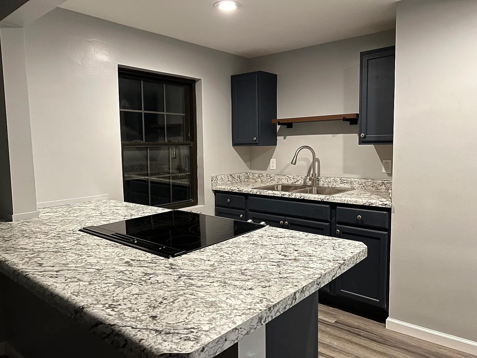 Remodeled Apartment (1bd/1ba ) In Kettering! — Photo 4