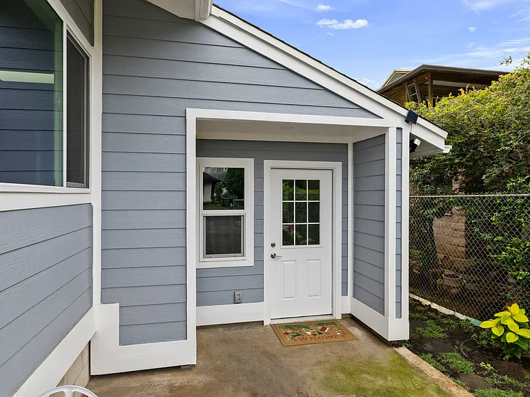 1307 Farrington St #B — Photo 1