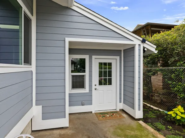 1307 Farrington St, Honolulu, HI