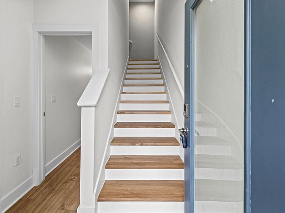 3rd image of 604 N Bluff Dr Unit 204
