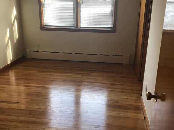 4th image of 196 Melvin Ave