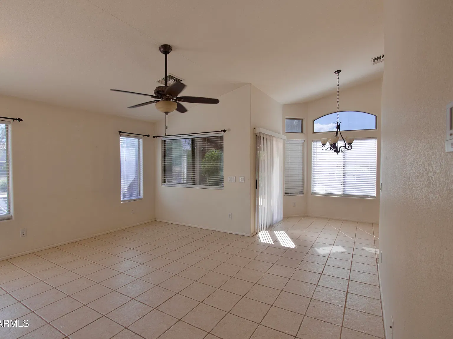 3 bed, 2.0 bath, 1119 sqft, $1,800 — Photo 3