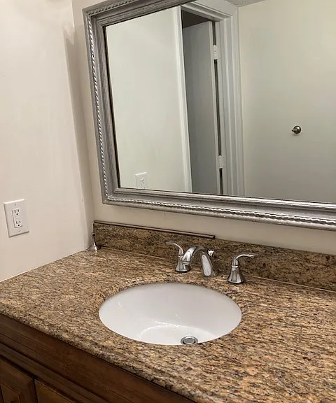 125 Sterling Ct — Photo 11
