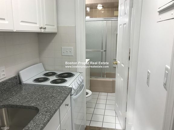 49 Gloucester #4 Boston - Back Bay Unit Photo 5