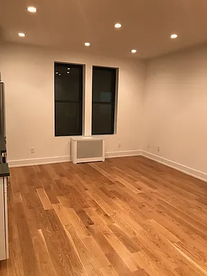 Rented by PMG Real Estate  | media 43