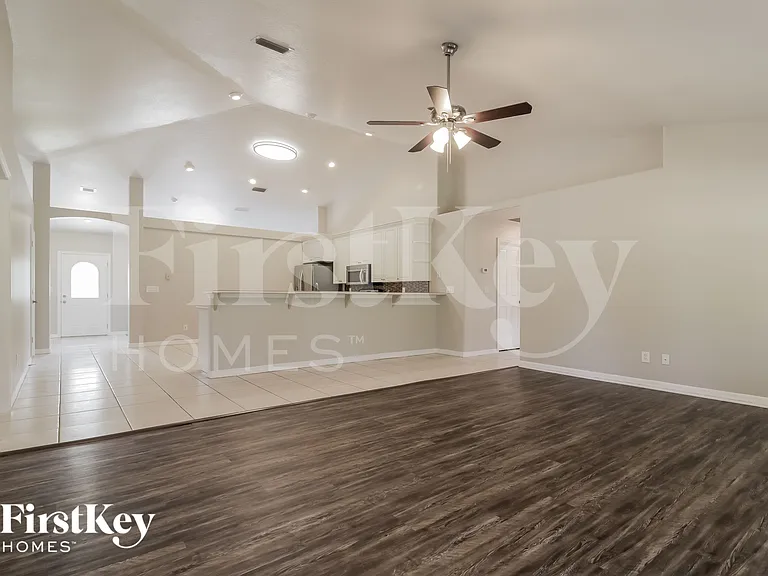 660 Wild Flower St — Photo 3