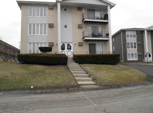 9430 S 85th Ct APT 2S, Hickory Hills, IL 60457