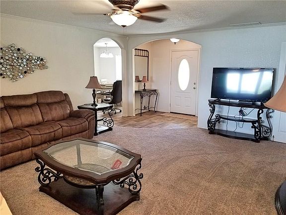 4th image of 8811 N Lake Ln