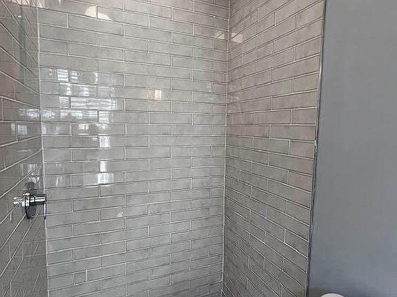 4th image of 17 Mercer St #2