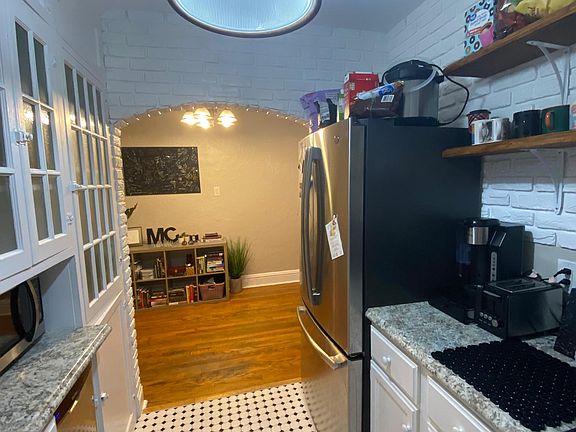 4th image of 4065 Humphrey St APT 1W