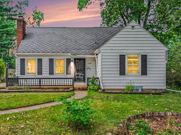 1229 N Fletcher Ave, Kalamazoo, MI 49006