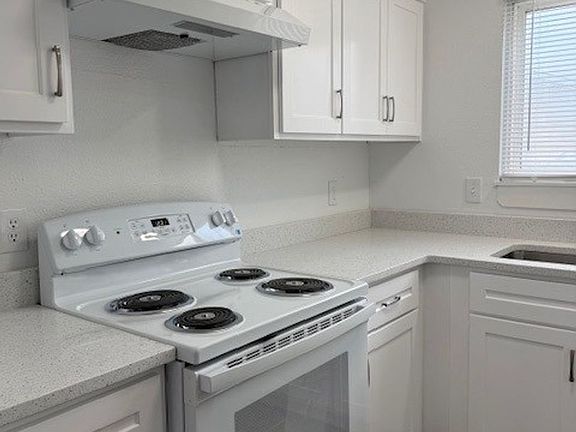 4th image of 3414 30th Ave NE #3456