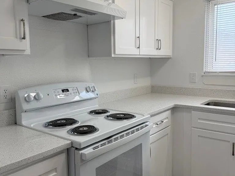 230a-Silverleaf Apartments — Photo 5