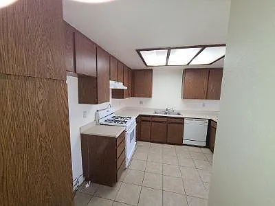 751 Higgins Rd — Photo 3