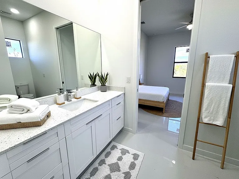 477 Rayford St — Photo 15