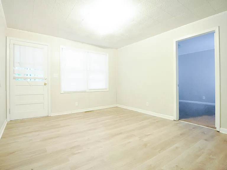 1515 Rutherford Rd — Photo 5