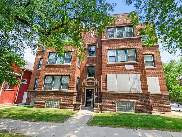 7557-59 S. Calumet Ave. / 348-58 E 76th St. — Photo 9