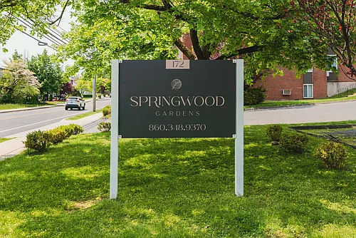 Springwood Gardens Photo 1
