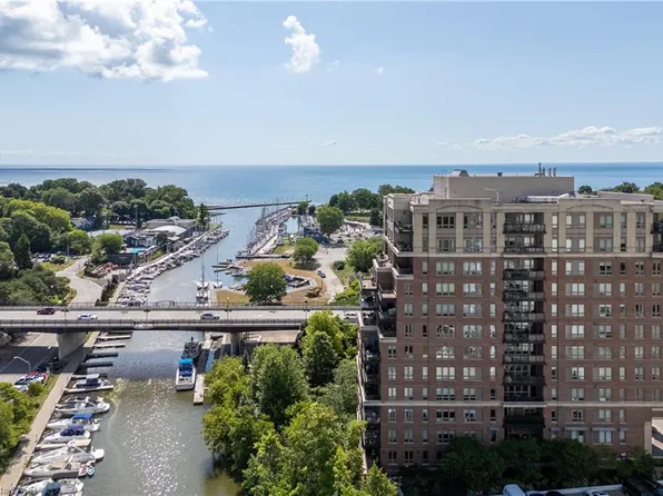 111 Forsythe St #806, Oakville, ON L6K 3J9