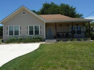 652 Scenic Dr, Canyon Lake, TX 78133