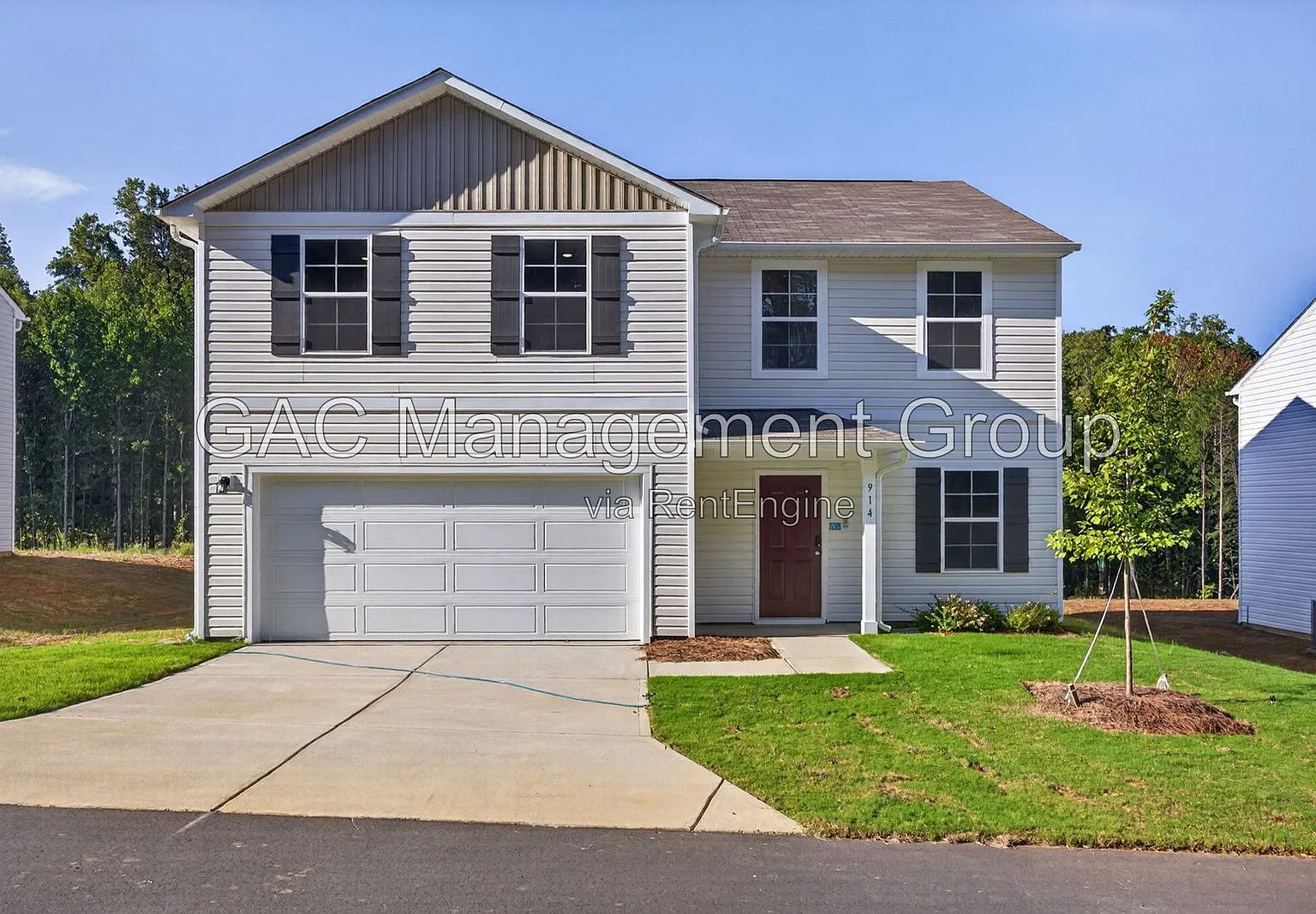 4 bed, 2.5 bath, 2014 sqft, $1,949 — Photo 1
