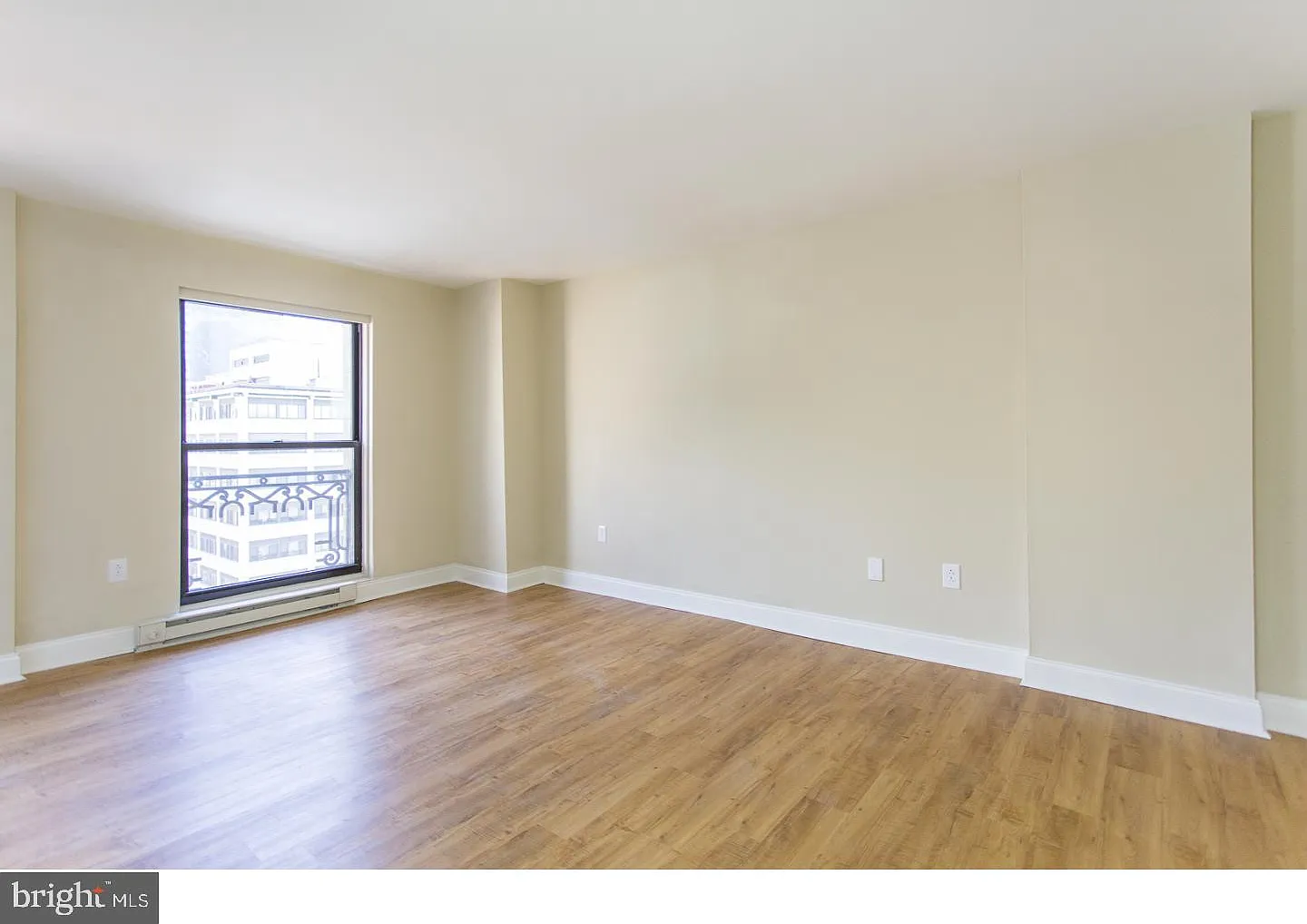 1 bed, 1.0 bath, 650 sqft, $2,135 — Photo 4