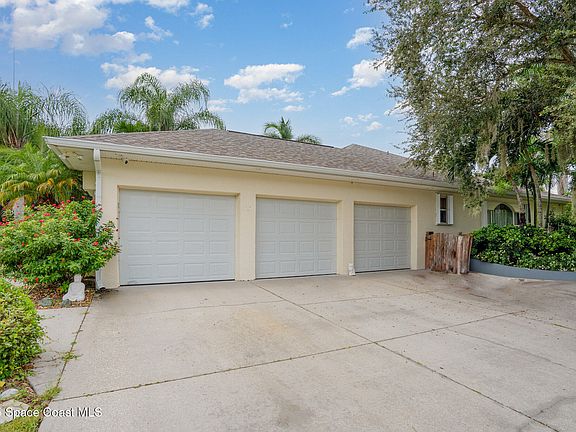 4th image of 2412 Woodfield Cir