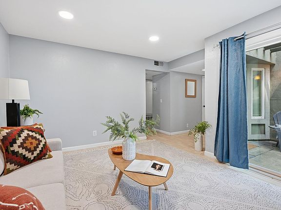 5th image of 104 Luna Grande Cir Unit 15