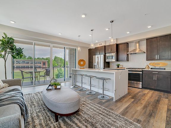 2nd image of 1745 S Pearl St #201