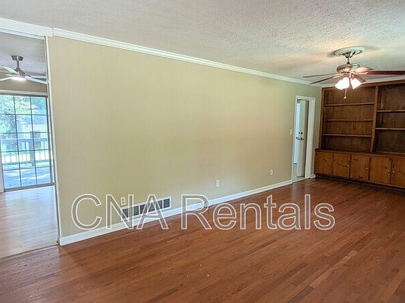 3rd image of 1936 Devore Dr SW