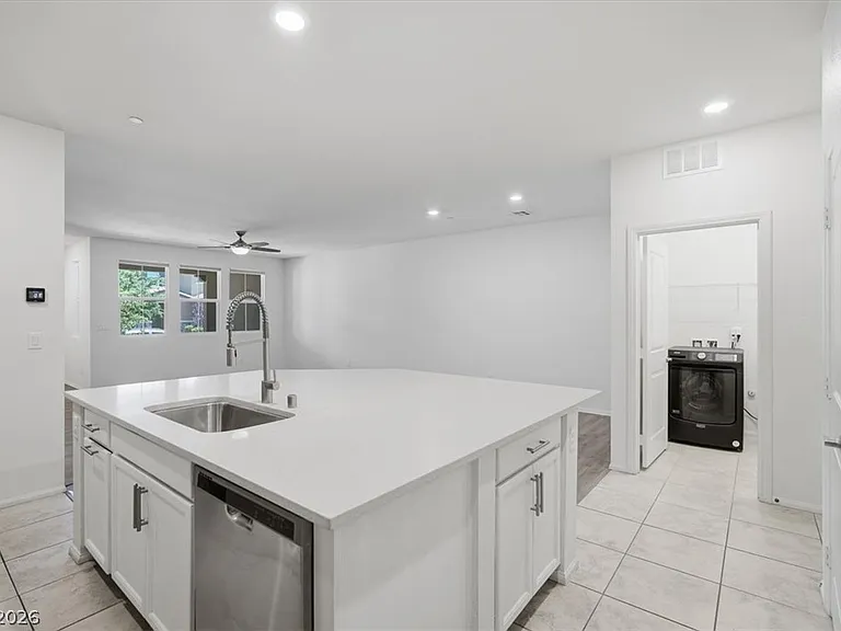 2879 Cabrillo Terrace St — Photo 7