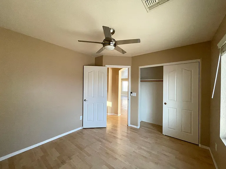402 E Jasper Dr — Photo 13