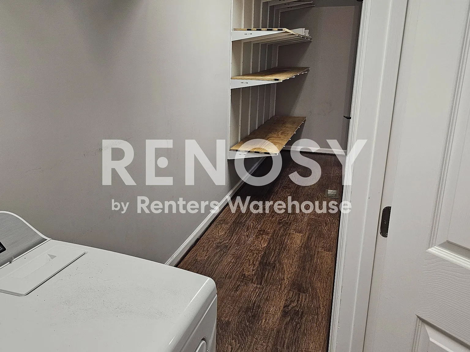 Available August 29 - 5 Br - 4 Bath Home - Large Fenced Yard - Water Privileged Neighborhood — Photo 4