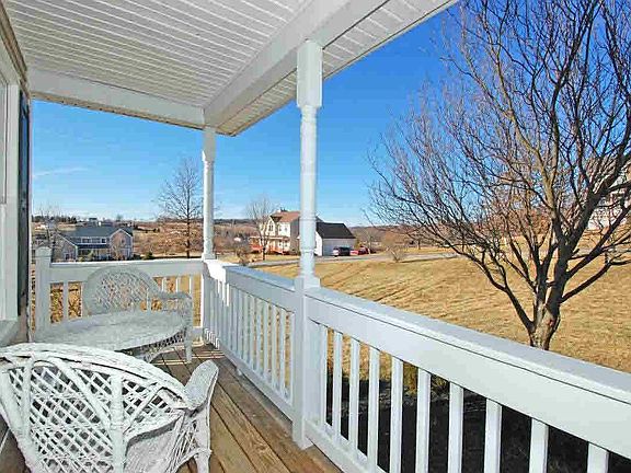 4th image of 26 Rose Ct