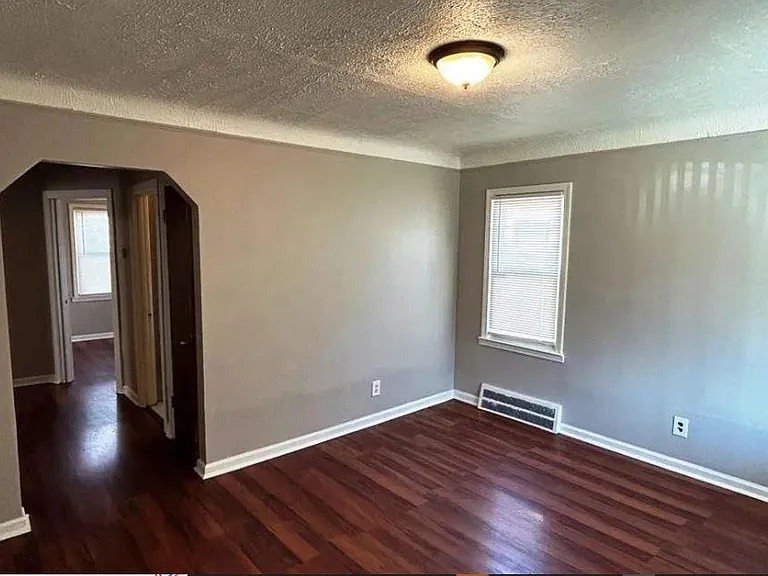 26688 Dartmouth St — Photo 2