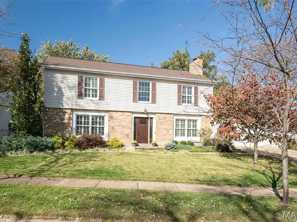 15571 Parasol Dr, Chesterfield, MO 63017