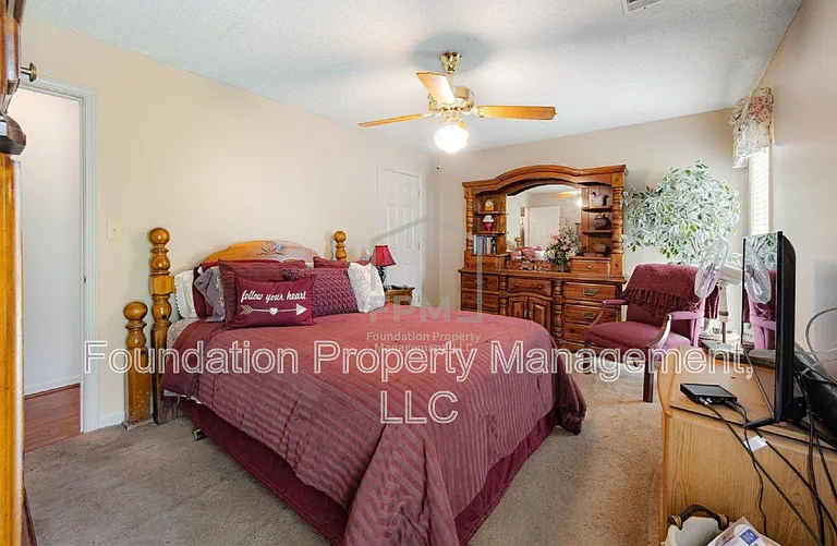 4377 Springwind Rd — Photo 15