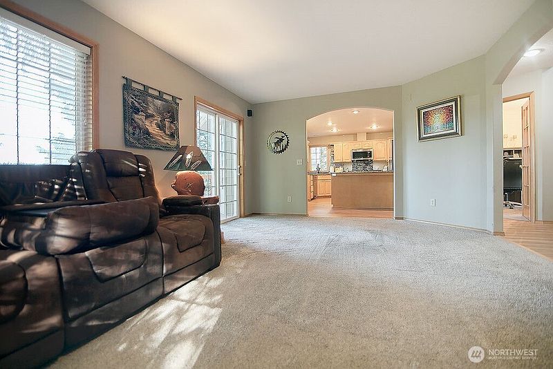 4th image of 130 Mosswood Lane
