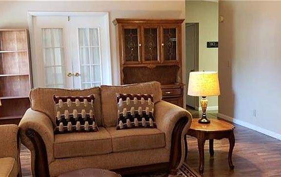 5th image of 205 Goldenrod Ct