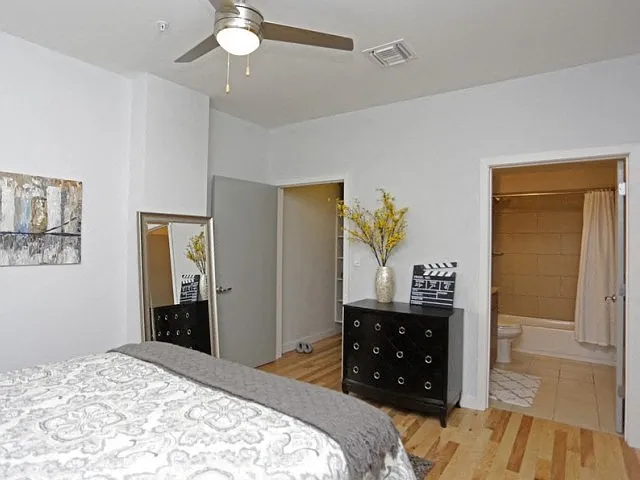 The Strand Apartments — Photo 24