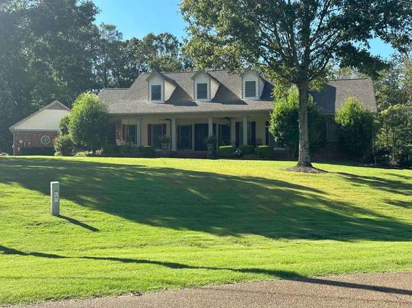 2890 Raleigh Lagrange Dr, Rossville, TN 38066