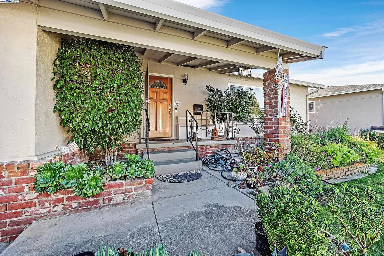 4755 Sorani Way photo 1
